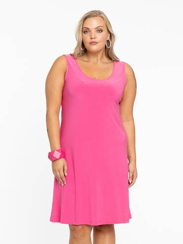 Yoek Jurk ' Sleeveless ' in Roze: voorkant