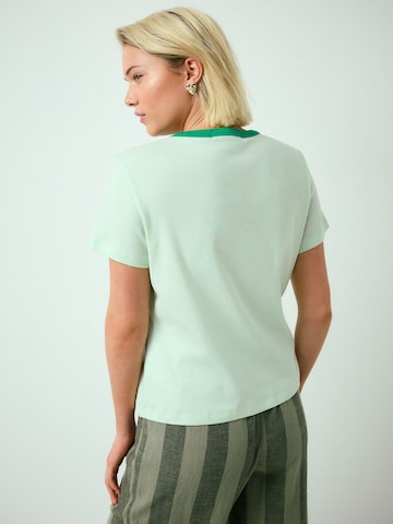 Tricou 'St Patricks' de la Next pe verde