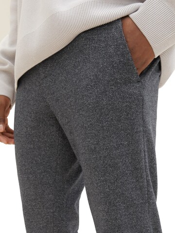 Coupe slim Pantalon chino 'Travis' TOM TAILOR en gris