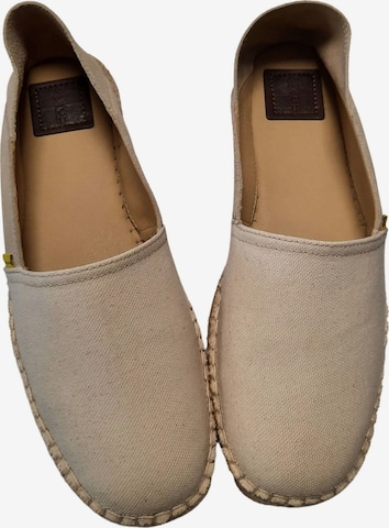 Claquettes / Tongs 'Alpercata' Pacifique Sud en beige : devant