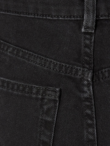 regular Jeans di Bershka in nero