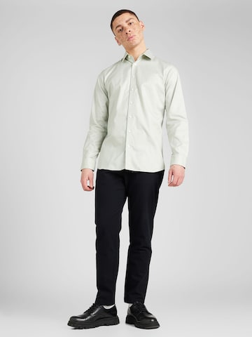 Coupe slim Chemise 'Ethan' SELECTED HOMME en vert