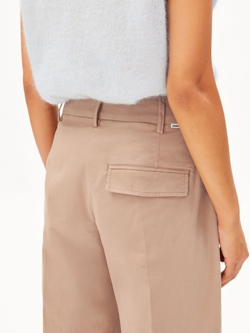 Regular Pantalon ARMEDANGELS en marron