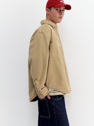 Pull&Bear Tussenjas in Bruin: voorkant