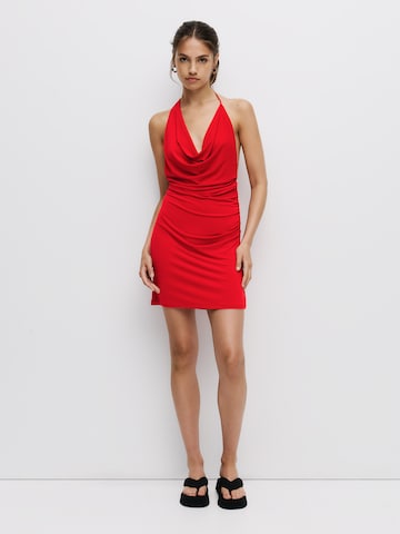 Robe d’été Pull&Bear en rouge : devant
