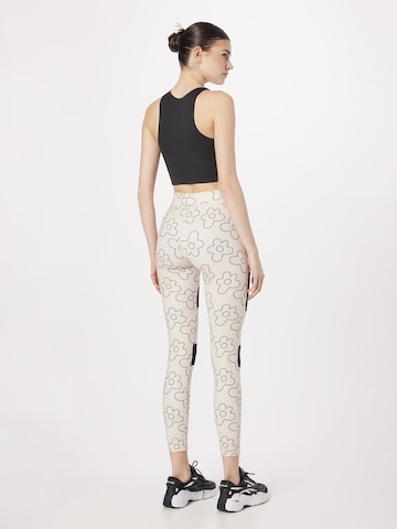 Urban Classics - Skinny Leggings em branco