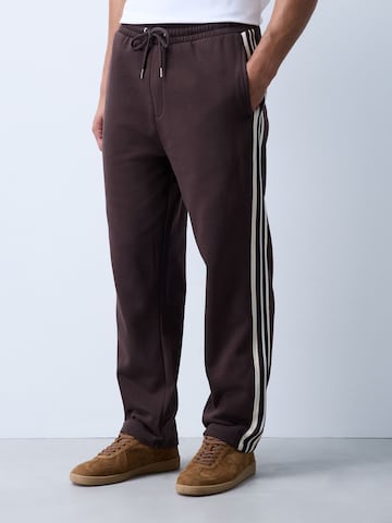 Regular Pantaloni de la Next pe maro: față