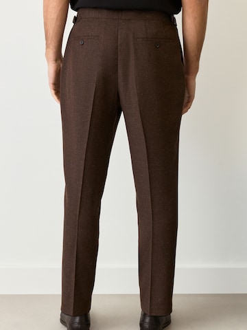 Next Slimfit Bandplooibroek in Bruin
