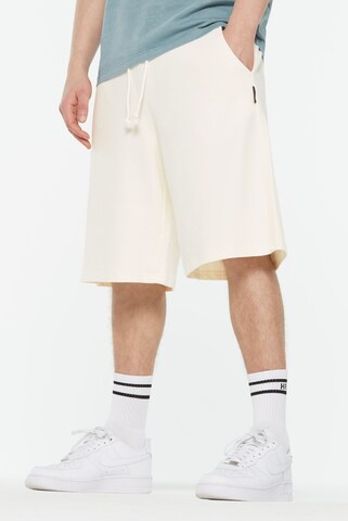Harlem Soul Regular Pants in Beige: front