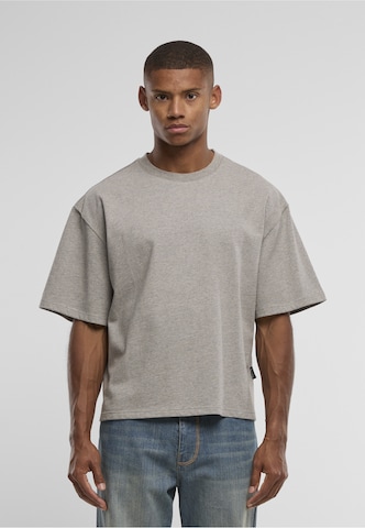 Karl Kani Shirt 'Signature Essential' in Grijs: voorkant