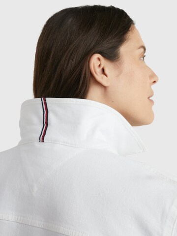 Veste mi-saison Tommy Hilfiger Curve en blanc