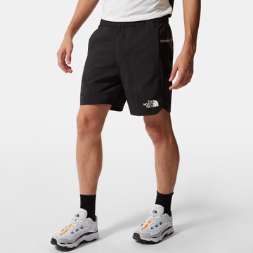 THE NORTH FACE - Loosefit Pantalón deportivo en negro: frente