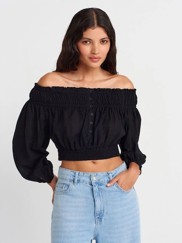 T-shirt Dilvin en noir : devant