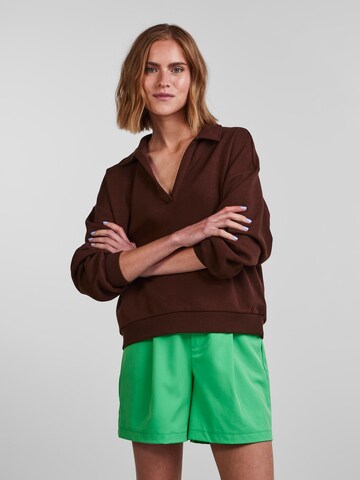 PIECES Sweatshirt 'Chilli' in Braun: predná strana