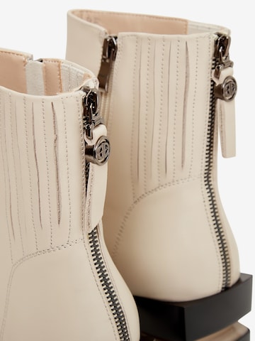 CESARE GASPARI Ankle Boots in Beige