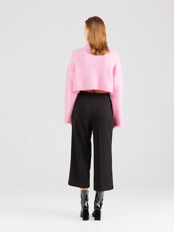 Wide leg Pantaloni cu dungă 'SARA' de la VERO MODA pe negru