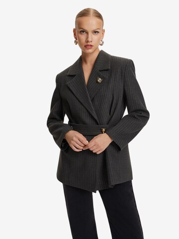 NOCTURNE - Blazer en gris