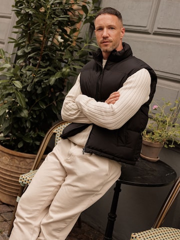 DAN FOX APPAREL - Colete 'Konrad' em preto