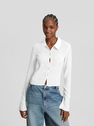 Bershka Blouse in White: front