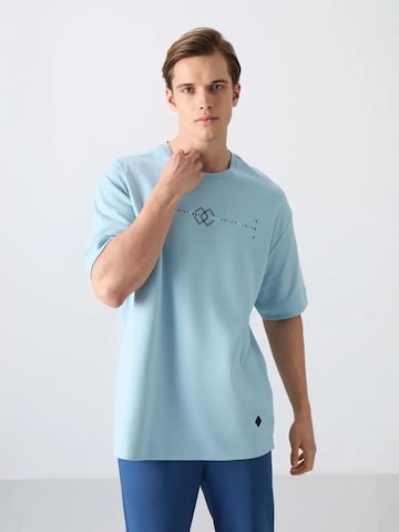 Tommy Life Shirt in Blue: front