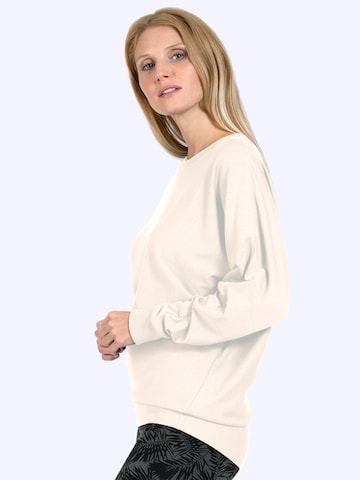 Magadi Sportpullover 'Anna'‌‌‌‌‌‌‌‌ in Weiß