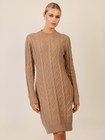APART Knitted dress in Brown: front