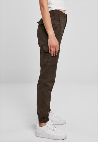 Urban Classics Tapered Cargobroek in Bruin