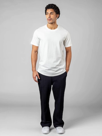 UNORGANIZED BRAND - Camiseta 'BASIC RUNDER SAUM T25' en blanco