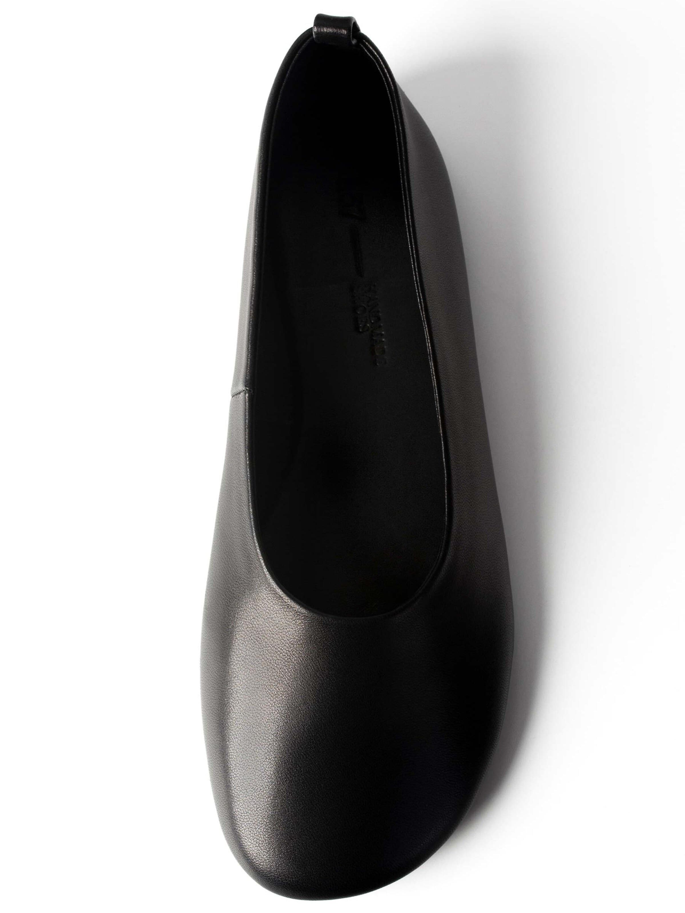 L37 HANDMADE SHOES Slipper 'HARMONY STEPS'‌‌‌‌‌‌ in Schwarz