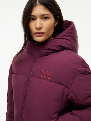 Tommy Jeans Χειμερινό μπουφάν σε λιλά