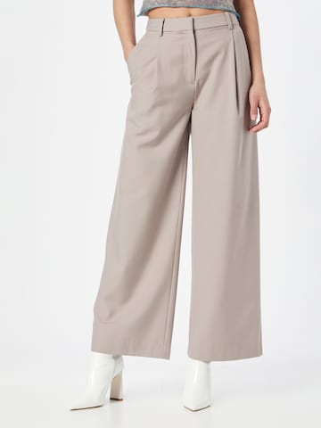 WEEKDAY Wide leg Pleat-front trousers 'Esme' in Grey: front