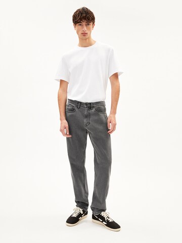 ARMEDANGELS Regular Jeans 'Dylaano' in Grau