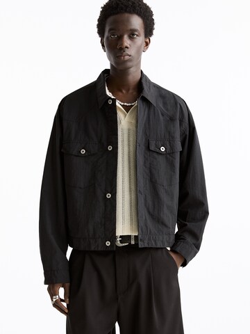 Pull&Bear Tussenjas in Zwart: voorkant