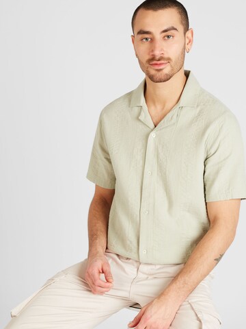 HOLLISTER - Ajuste regular Camisa en verde