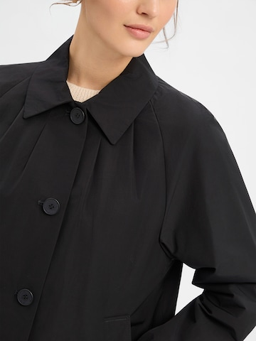 Fuchs Schmitt Between-Seasons Coat in Black