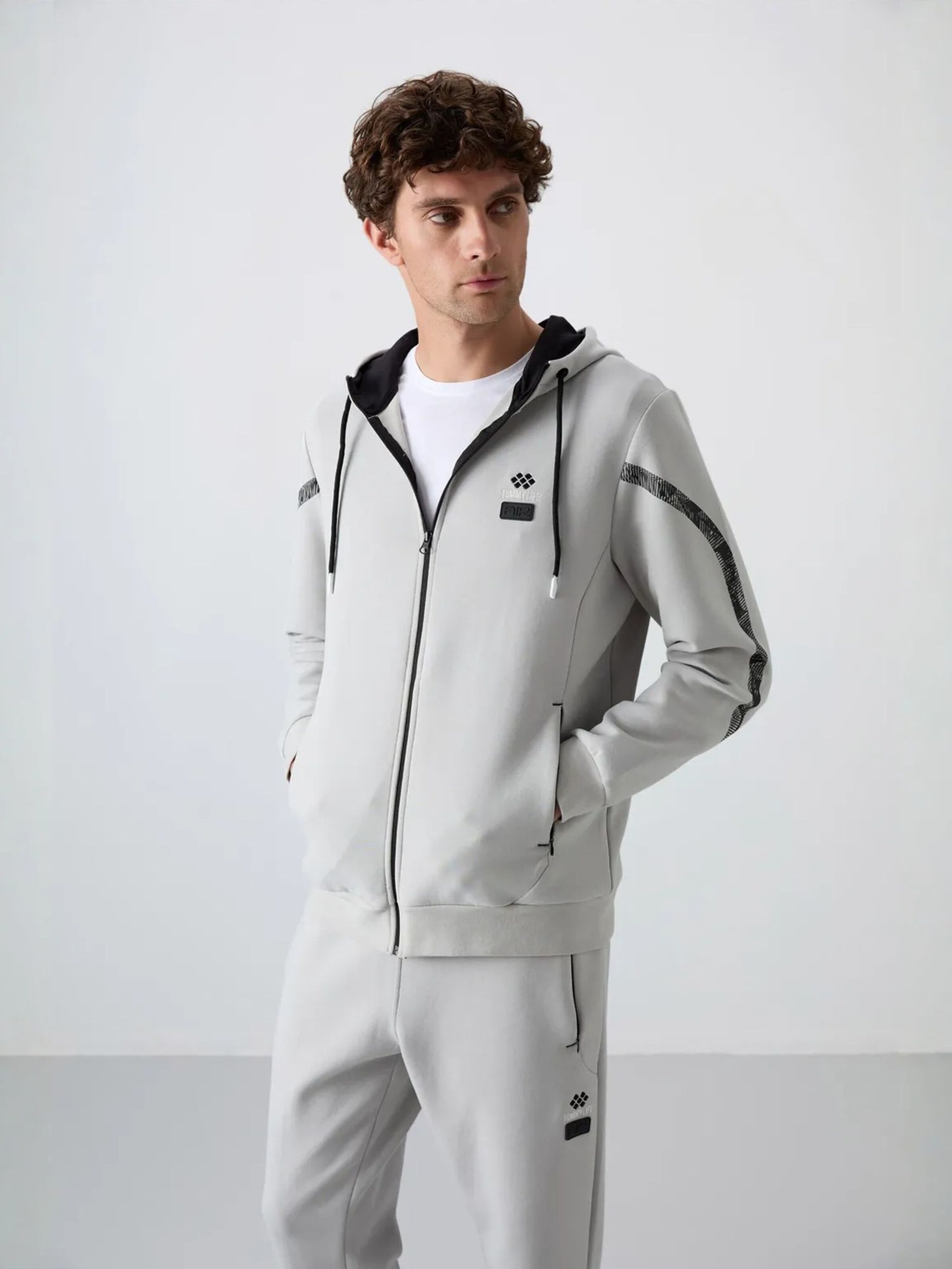 Tommy Life Loungewear in Grey