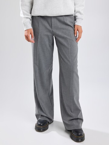 Wide Leg Pantalon à plis America Today en gris : devant