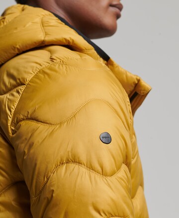 Superdry Winterjacke in Gelb