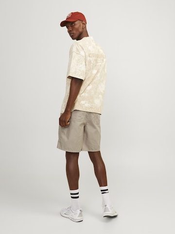 JACK & JONES Loose fit Cargo trousers in Beige