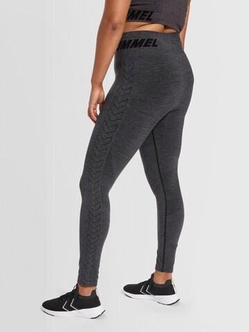 Hummel Slimfit Sporthose 'TE' in Schwarz