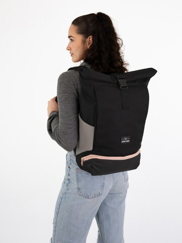 Johnny Urban Rucksack 'Allen Medium' in Schwarz: predná strana