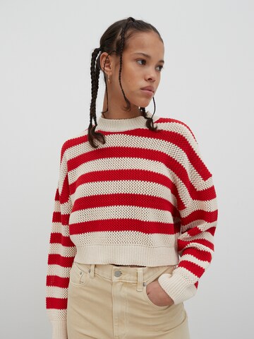 EDITED Sweater 'Yella' in Beige: front