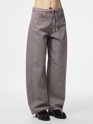 PIECES Barrel Jeans 'PCBillo' in Grey: front