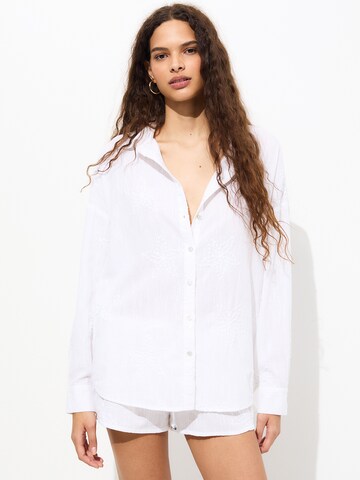 Pull&Bear Blus i vit: framsida