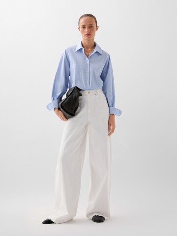 Scalpers Regular New Curvy Denim Pant ' ' in Weiß: Vorderseite