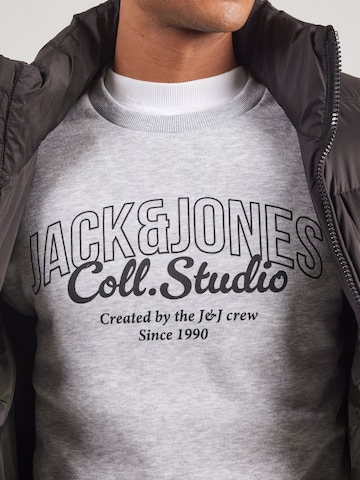 JACK & JONES - Sudadera 'JJMAKOTO' en gris