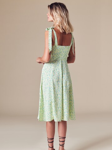 Robe 'Joana' ABOUT YOU x Laura Giurcanu en vert