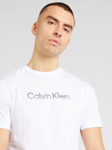 T-Shirt Calvin Klein en blanc