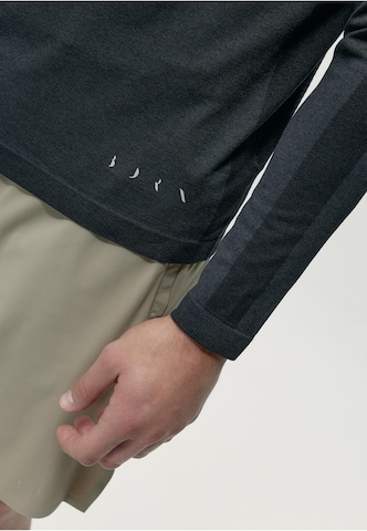 T-Shirt 'Kilux' Born Living Yoga en gris