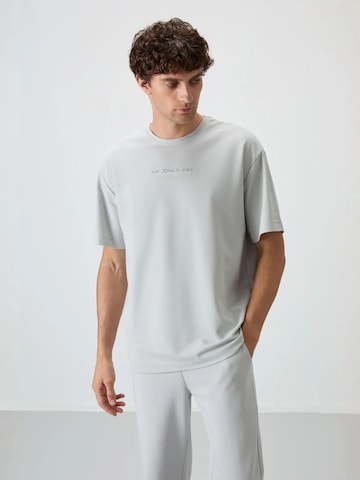 Tommy Life Shirt in Grey: front